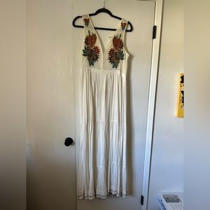 Lulu’s white beachy dress